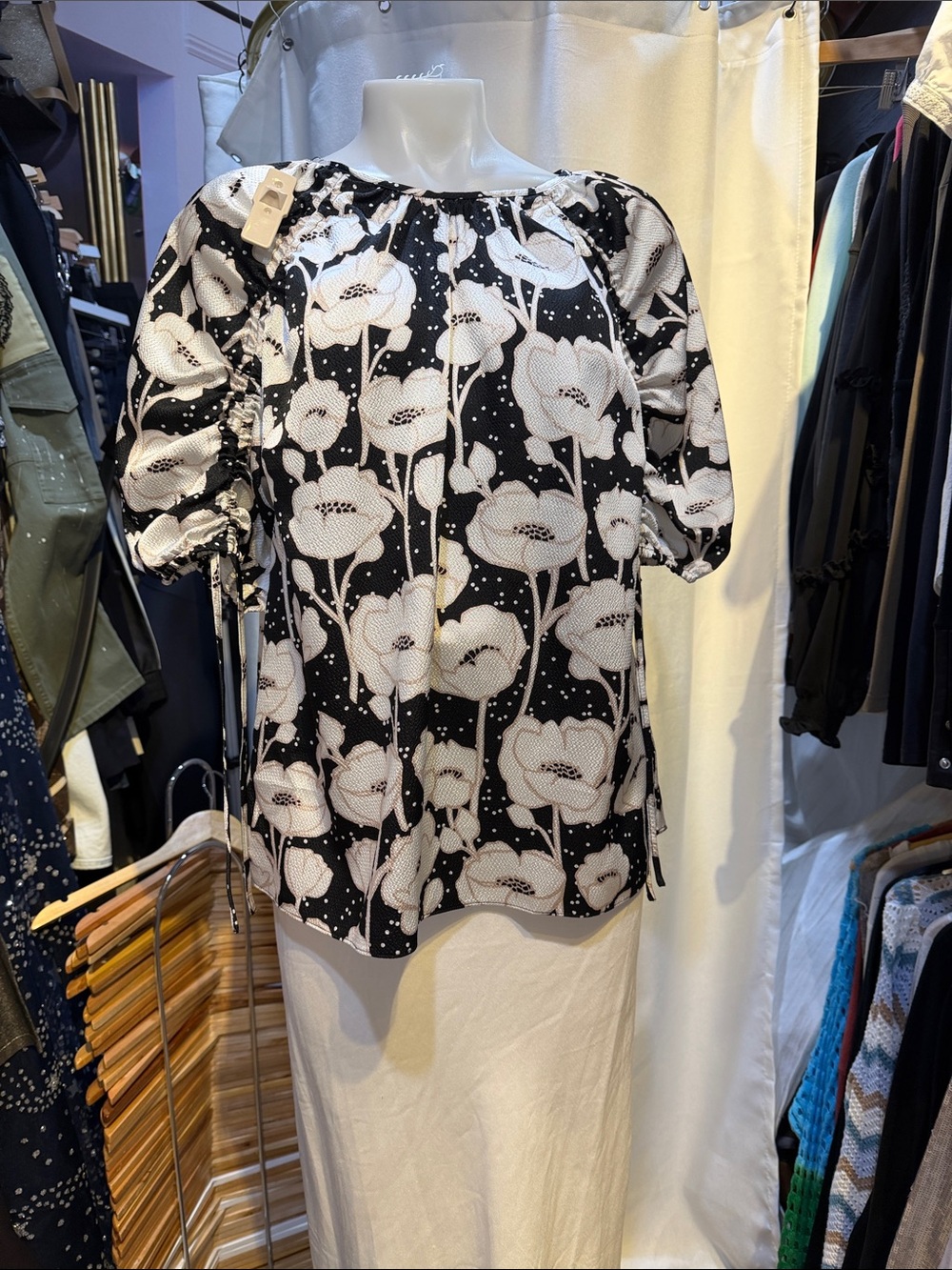 Ted Baker London Black & White Floral Puff-Sleeve Blouse
